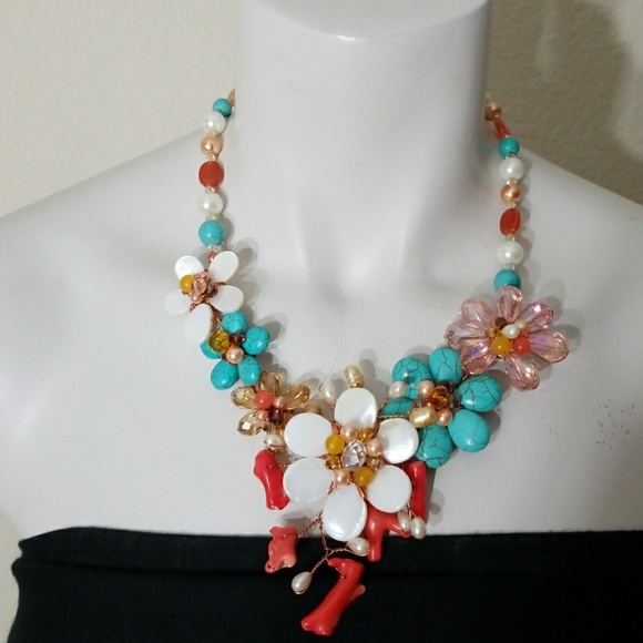 Gorgeous hand made necklace & earrings. - Picture 3 of 7